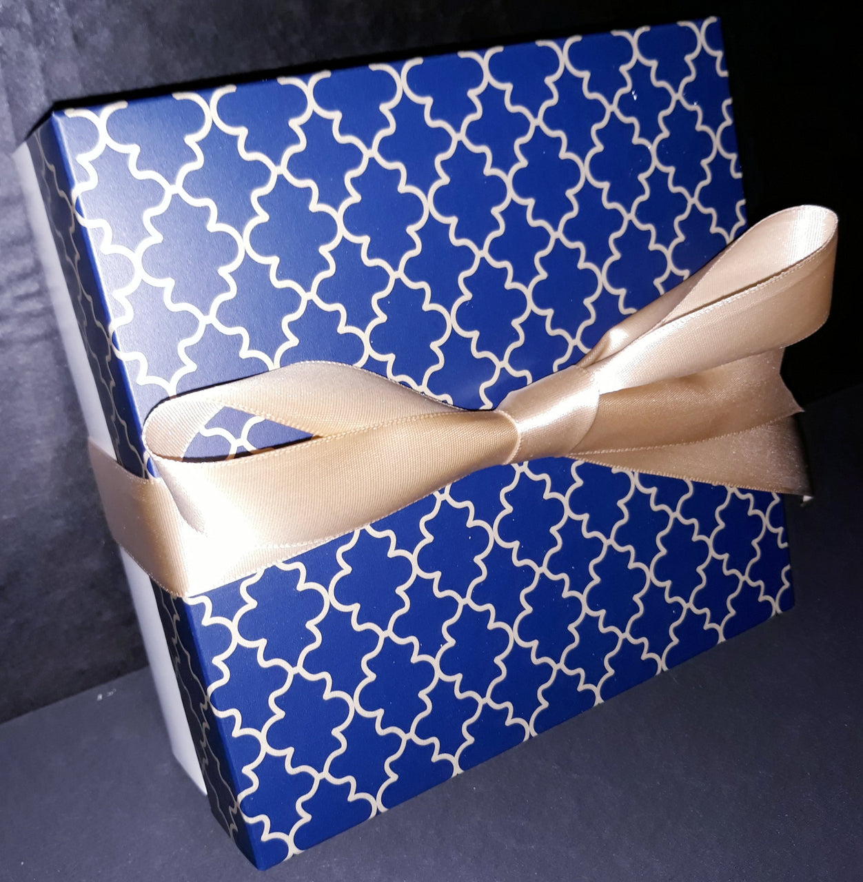 Chocolate Truffles - Elegance Box (18)